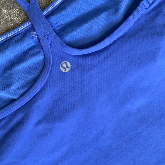 Lululemon Size 4 Power Y Tank Blue - Picture 4 of 5